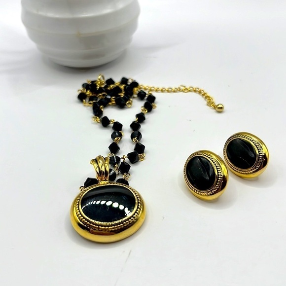1928 Black and Gold Beaded Pendant Necklace Matching Earrings Set - Picture 6 of 10